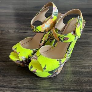 Madison by ShoeDazzle Floral Platform Wedge Heels